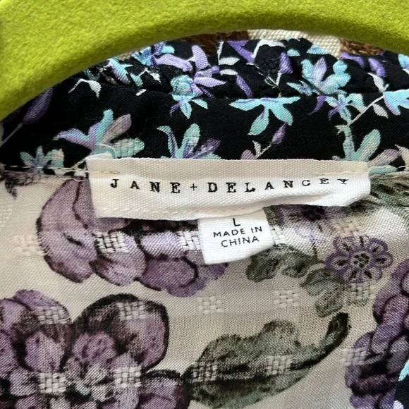 Jane + Delancey Babydoll Rayon Top - Picture 4 of 5